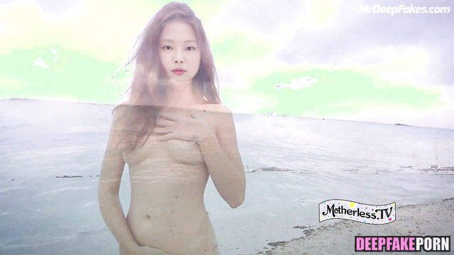 Happy naked asian girl running along the ocean / Jennie (제니 블랙핑크) fakeapp
