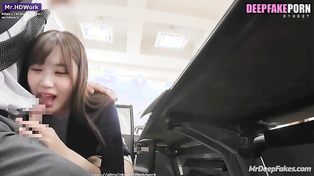 Smiling colleague asked you to fuck her in the toilet ai Chaewon アイズワン 性別