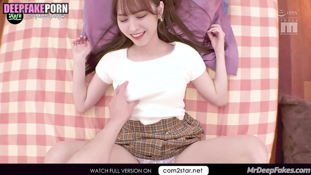 Lover is going to undressing her now (Ryujin ITZY face swap) 류진 가짜 포르노