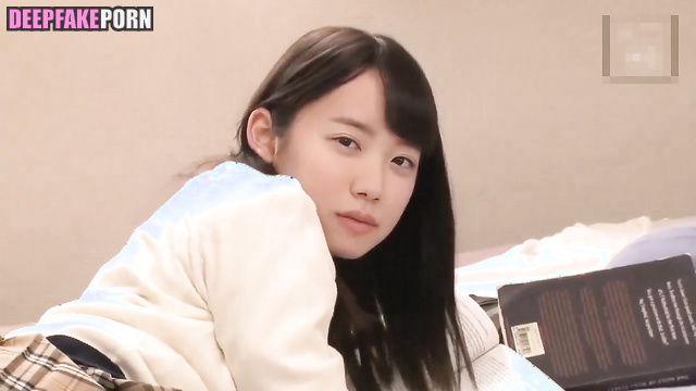 Pussy of Mana Ashida seduced him to try how she tastes 芦田愛菜 [日本人] Japanese