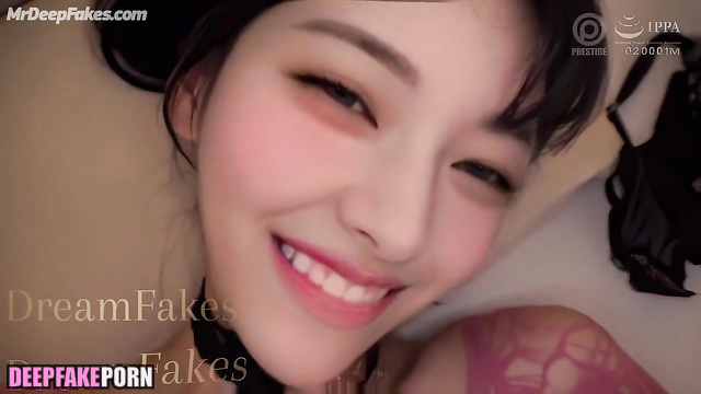 Kpop idol 케이팝 아이돌 Yuna patiently waits for me to give her dick 유나 ITZY 있지