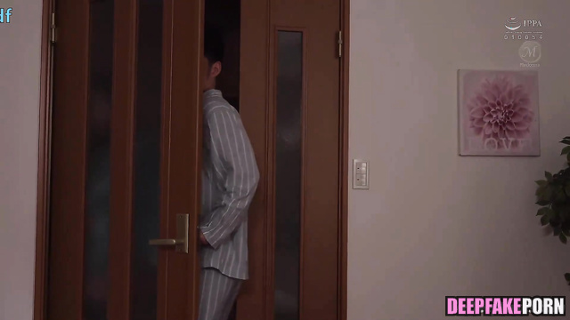 假色情片 Fake porn Bad and naughty girl 李小冉 Li Xiaoran cheats on her boyfriend