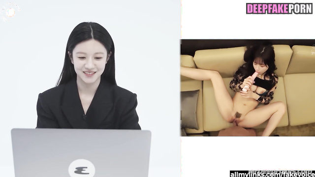 고윤정 딥 페이크 에로틱 slut watching her leaked porn video - pov Go Youn-Jung