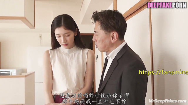 江疏影 Jiang Shuying spreads her legs next to man who is older 换脸 face swap