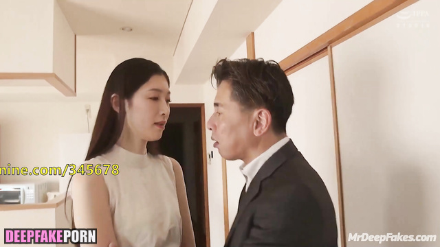 江疏影 Jiang Shuying spreads her legs next to man who is older 换脸 face swap