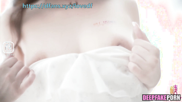 She wants to be fucked by this stranger / Song Yi (宋轶 假名人色情片) real fake