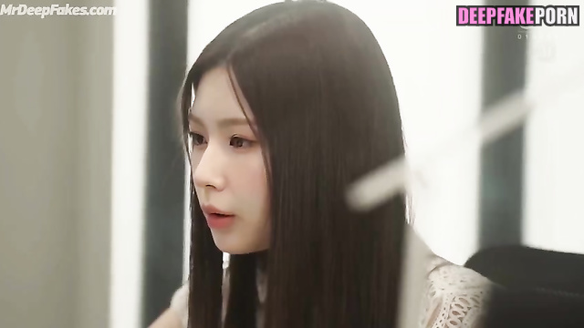 Blowjob for rapid promotion - Miyeon (G)I-DLE face swap / 조미연 가짜 포르노