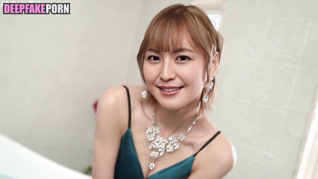 Japanese lady wants you in the bathroom / 深層学習プログラム 偽の有名人のポルノ