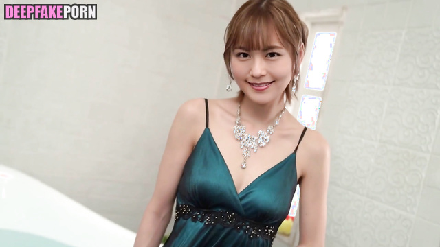 Japanese lady wants you in the bathroom / 深層学習プログラム 偽の有名人のポルノ