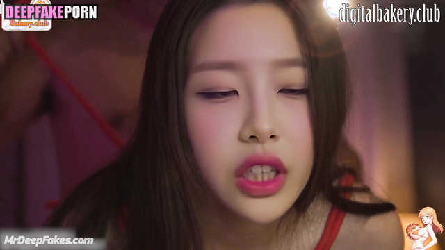 케이팝 스타 Kpop star Chuu 츄 didn't expect her pussy to be creampied LOONA 이달의 소녀