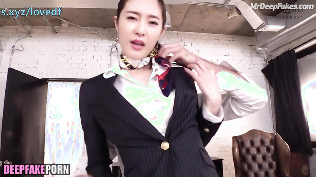 Interesting touches by a stranger - Wang Likun (王丽坤 智能换脸) deepfake erotic