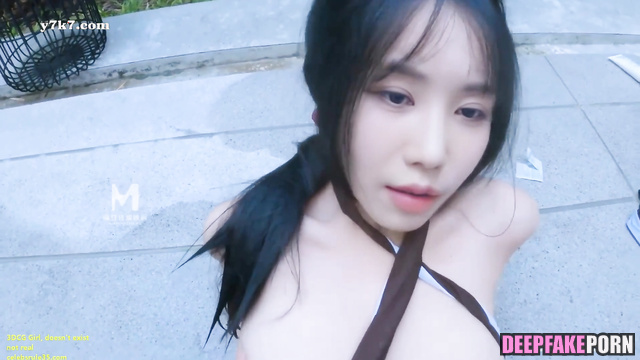 Boyfriend filming their sex in the pool, watch it アイズワン ポルノ Eunbi A.I.