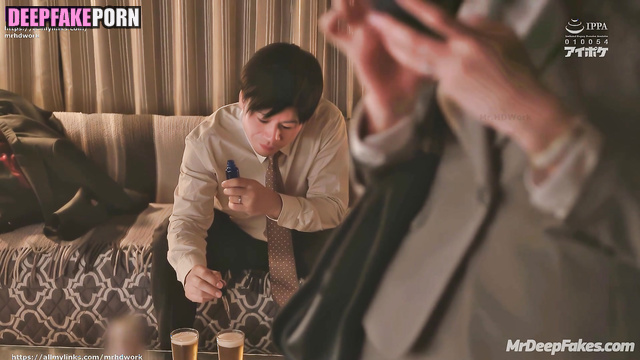 Office lady couldn't resist her new colleague アイズワン 人工知能 Yujin real fake