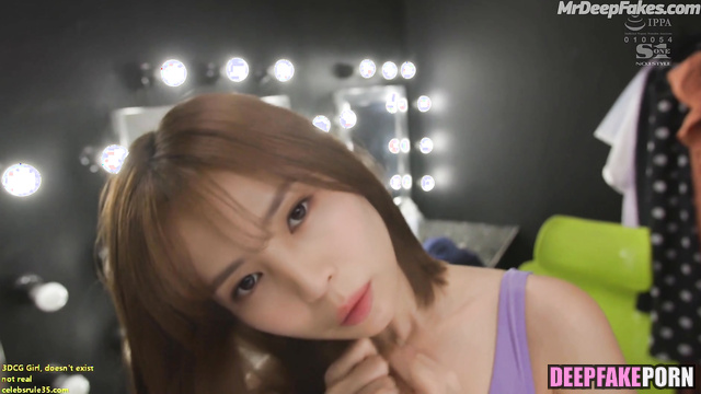 Ai Han So-hee (한소희 열정적 섹스) sucking cock her producer in the dressing room