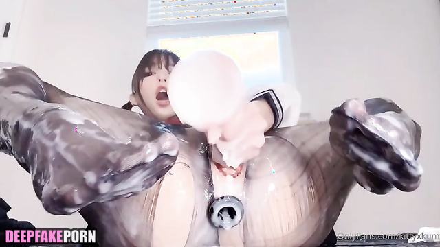 Fake Minami Hamabe (浜辺美波) solo masturbation