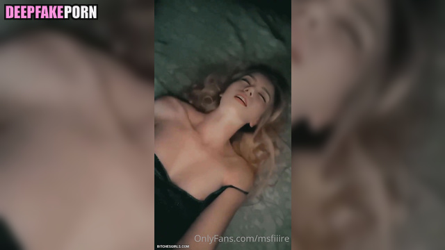 AI Blonde Jisoo BLACKPINK shows her nude boobs on selfie video / 인공 지능 지수 블랙핑크 스트립 쇼