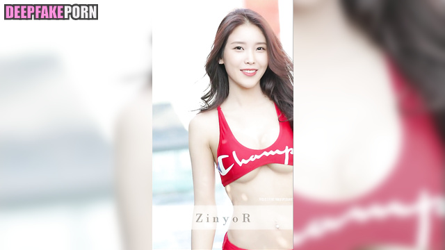 Face swap - korean IU teases you through screen 얼굴 스왑 한국어 아이유 에로