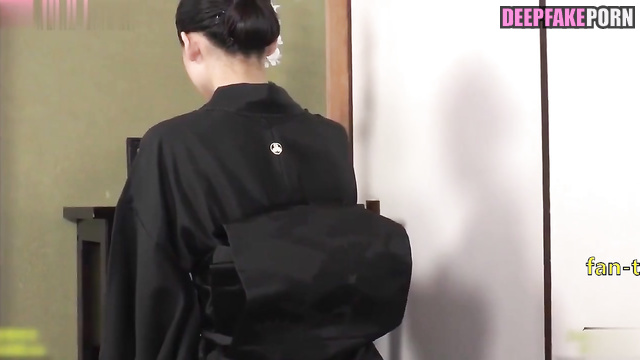 Yang Zi 杨紫 gets two dicks instead of one [fake porn 假色情片 threesome]